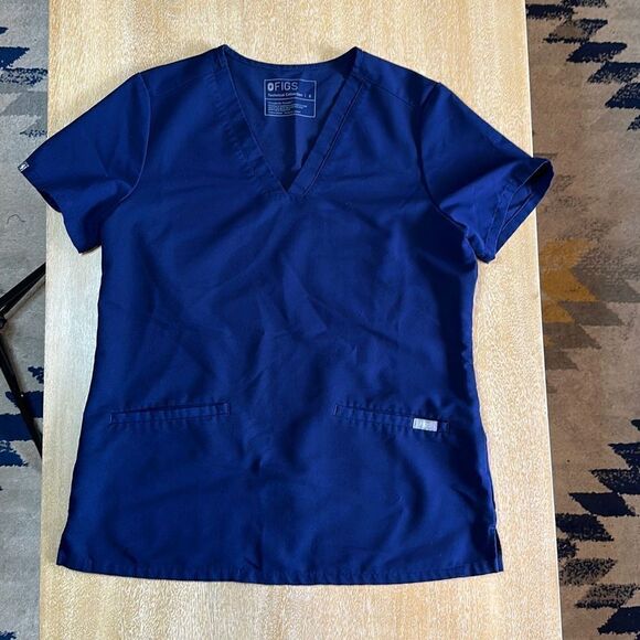FIGS Casma Scrub Top - Picture 1 of 7